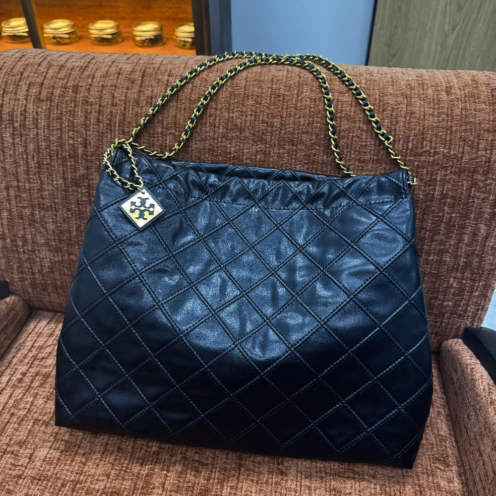 Tory Burch Signature badge Oversized handbag